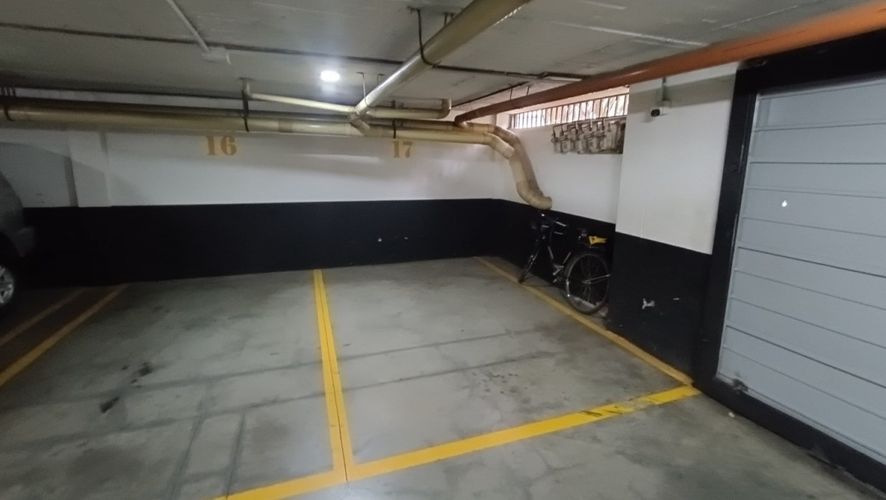 Apartamento de 3 alcobas en venta en Chico Norte, Bogotá, 155 m² · foto 2 de 24