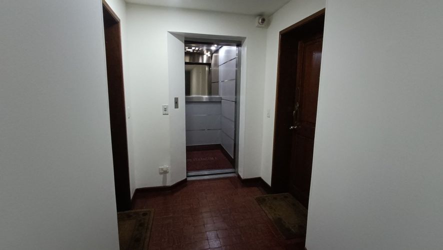 Apartamento de 3 alcobas en venta en Chico Norte, Bogotá, 155 m² · foto 3 de 24
