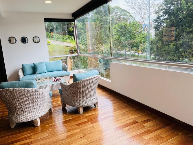 Apartamento de 3 alcobas en venta en La Calera, Medellín, 254 m² · foto 4 de 11