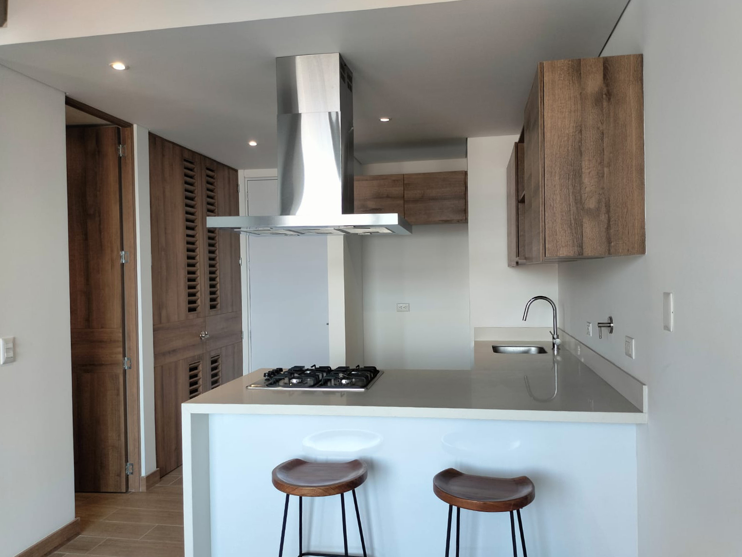 Apartamento en venta en El Poblado, Medellín · foto 8 de 12