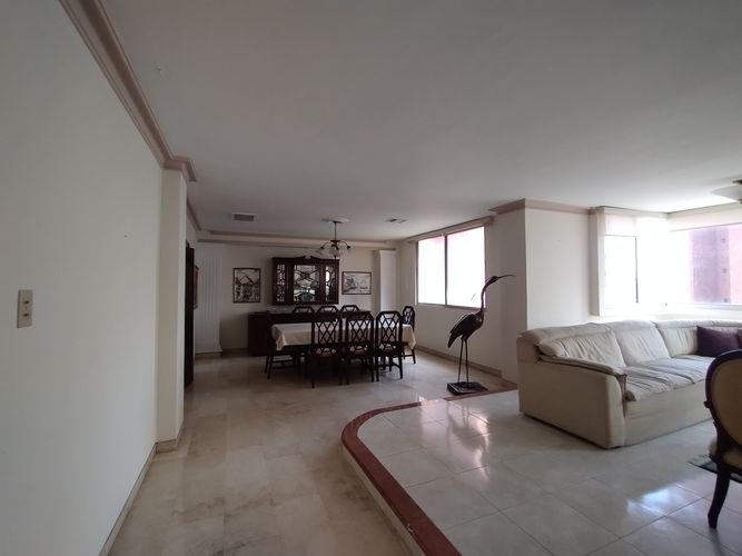 Apartamento de 3 alcobas en venta en Altos Del Prado, Barranquilla, 250 m² · foto 2 de 15