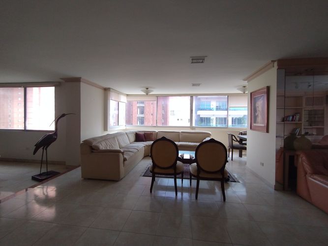 Apartamento de 3 alcobas en venta en Altos Del Prado, Barranquilla, 250 m² · foto 5 de 15