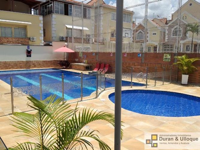 Casa de 4 alcobas en venta en Cañaveral Country, Floridablanca, 200 m² · foto 2 de 24