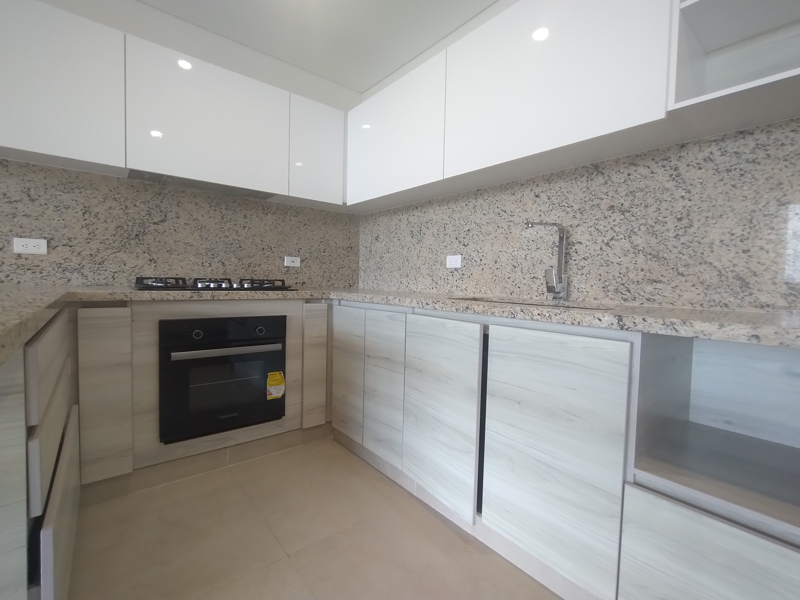 Apartamento en arriendo en Altos De Riomar, Barranquilla · foto 8 de 21