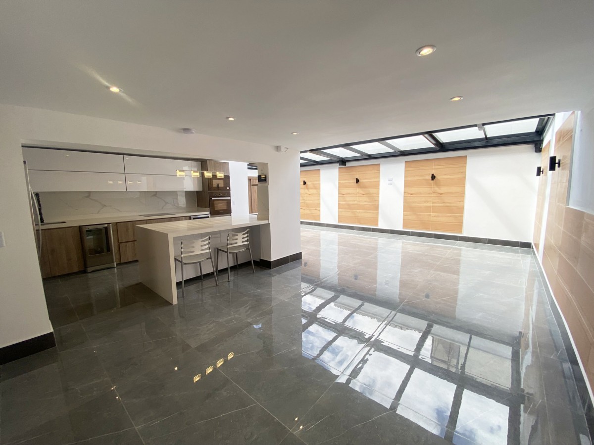 Casa en venta en Lagos De Cordoba, Bogotá · foto 4 de 24