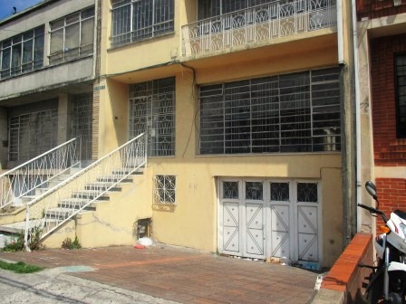 Casa en venta en Las Americas, Bogotá · foto 3 de 24