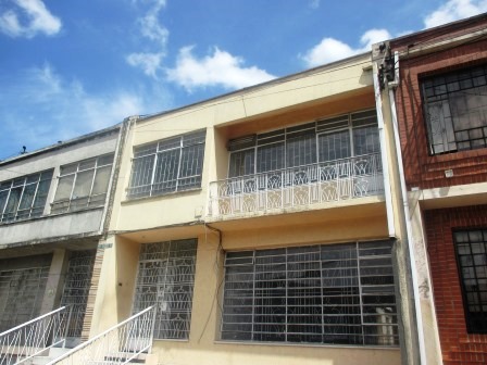 Casa en venta en Las Americas, Bogotá · foto 2 de 24