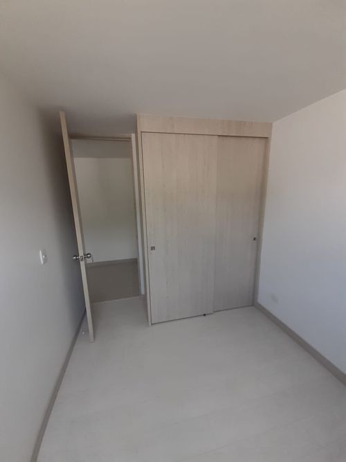 Apartaestudio en venta en Niquia, Bello, 70 m² · foto 6 de 21