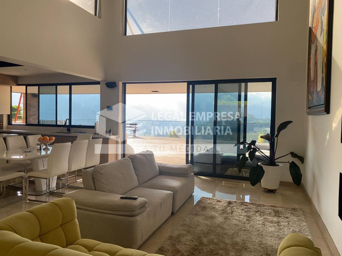 Casa de 5 alcobas en venta en Caqueta, La Estrella, 683 m² · foto 15 de 20
