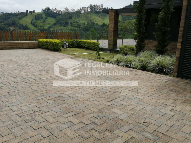 Casa de 5 alcobas en venta en Caqueta, La Estrella, 683 m² · foto 16 de 20