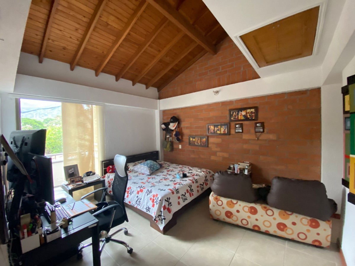 Casa en venta en Glorieta Pilsen, Itagüí · foto 2 de 17