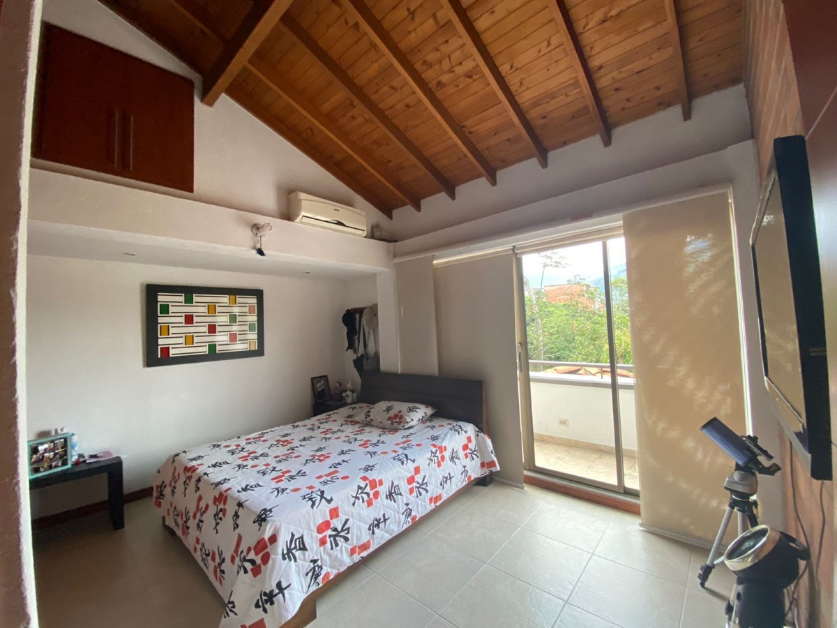 Casa en venta en Glorieta Pilsen, Itagüí · foto 3 de 17