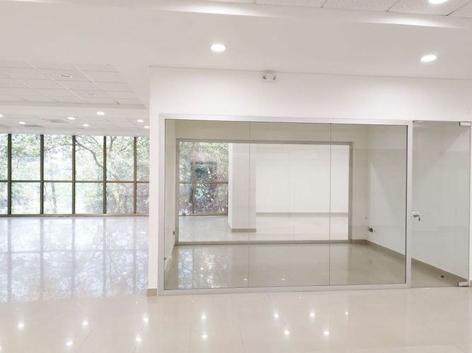 Oficina en venta en El Poblado, Medellín, 419 m² · foto 14 de 19