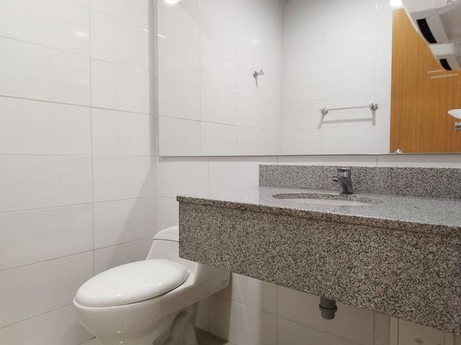 Oficina en venta en El Poblado, Medellín, 419 m² · foto 18 de 19