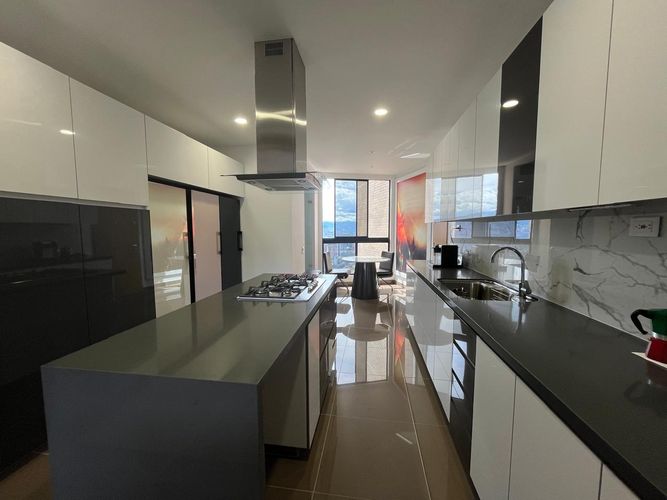 Apartamento de 4 alcobas en venta en La Calera, Medellín, 288 m² · foto 13 de 20