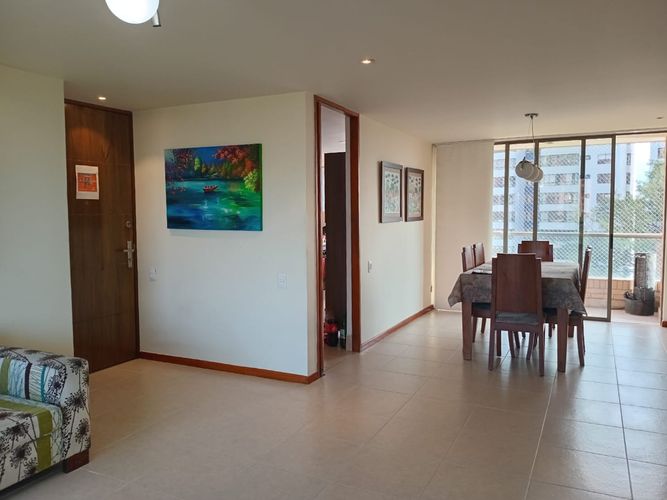 Apartamento en venta en El Poblado, Medellín · foto 2 de 18
