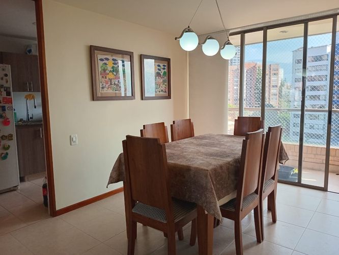 Apartamento en venta en El Poblado, Medellín · foto 5 de 18