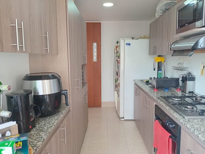 Apartamento en venta en El Poblado, Medellín · foto 8 de 18