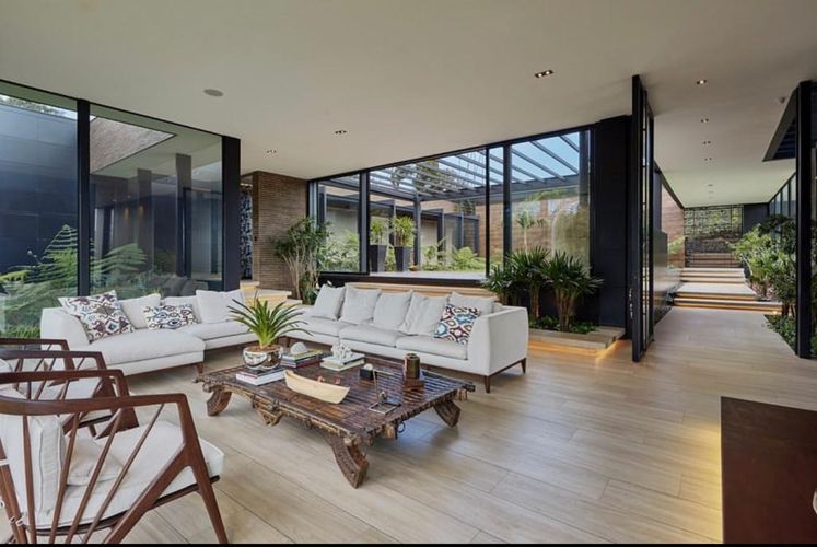 Casa de 5 alcobas en venta en Las Palmas, Envigado, 575 m² · foto 2 de 24