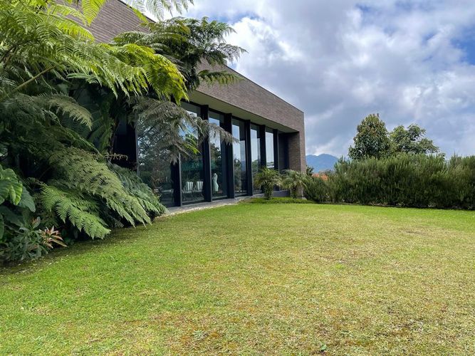 Casa de 5 alcobas en venta en Las Palmas, Envigado, 575 m² · foto 8 de 24