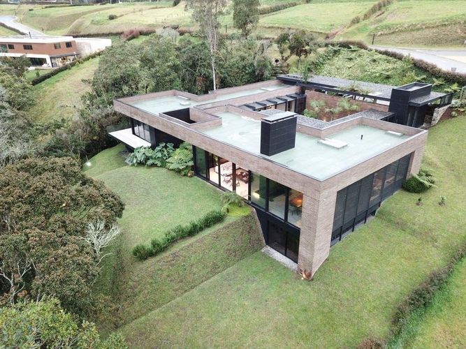 Casa de 5 alcobas en venta en Las Palmas, Envigado, 575 m² · foto 23 de 24
