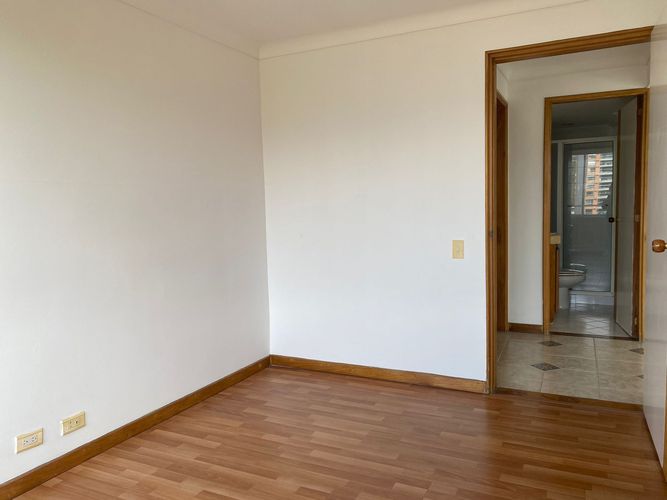 Apartamento de 2 alcobas en venta en El Poblado, Medellín, 96 m² · foto 9 de 16