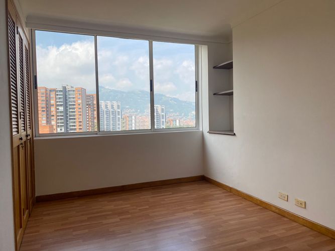 Apartamento de 2 alcobas en venta en El Poblado, Medellín, 96 m² · foto 11 de 16