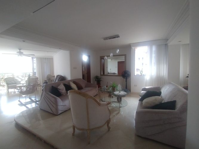 Apartamento de 3 alcobas en venta en Altos Del Prado, Barranquilla, 225 m² · foto 3 de 16
