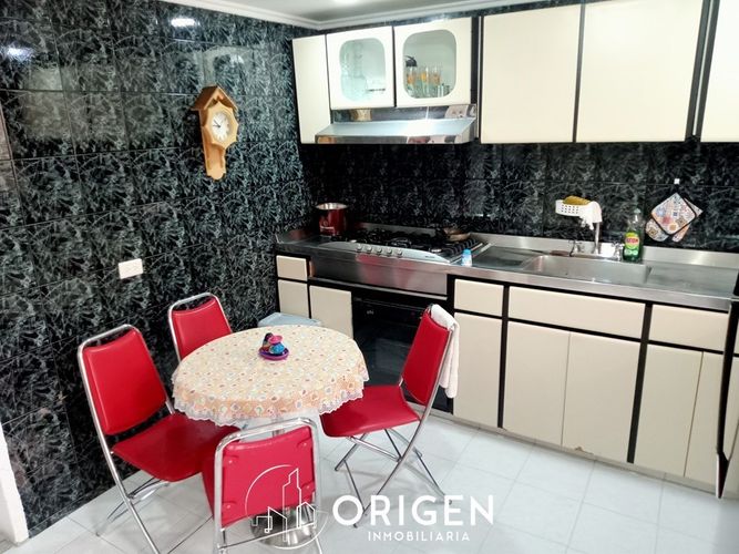 Casa de 3 alcobas en venta en Fontibon, Bogotá, 250 m² · foto 14 de 24