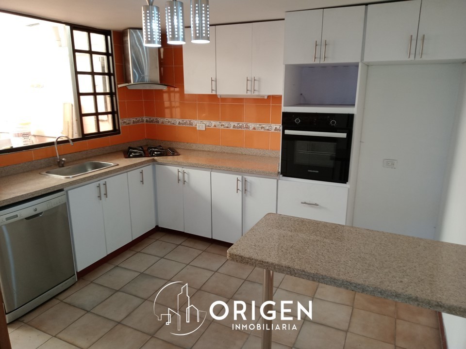 Casa en venta en Fontibon, Bogotá · foto 11 de 24