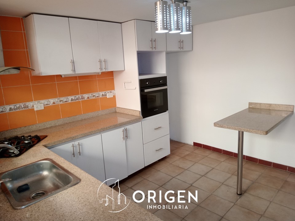 Casa en venta en Fontibon, Bogotá · foto 12 de 24