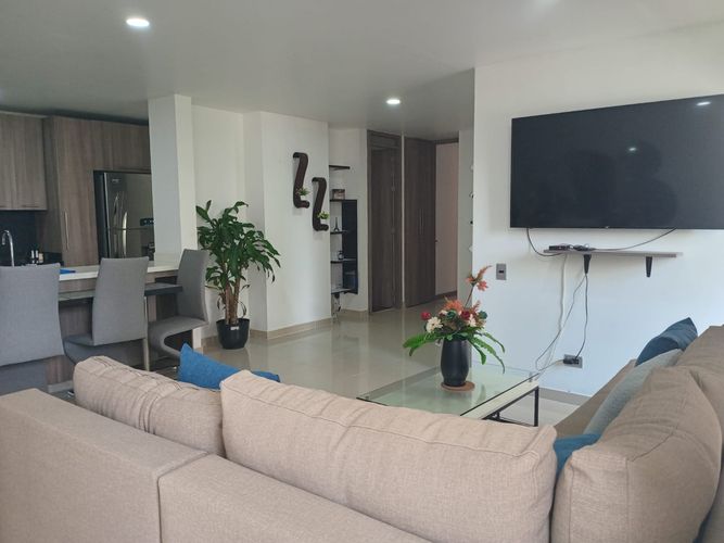 Apartamento de 3 alcobas en arriendo en Loma Benedictinos, Envigado, 117 m² · foto 3 de 16