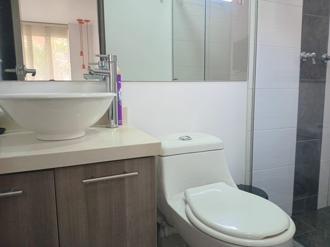 Apartamento de 3 alcobas en arriendo en Loma Benedictinos, Envigado, 117 m² · foto 15 de 16