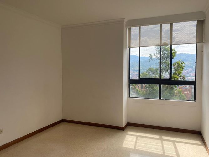 Apartamento de 3 alcobas en arriendo en El Poblado, Medellín, 158 m² · foto 2 de 18