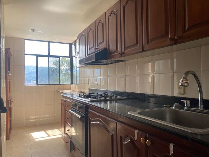 Apartamento de 3 alcobas en arriendo en El Poblado, Medellín, 158 m² · foto 5 de 18