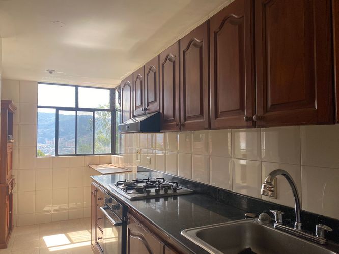 Apartamento de 3 alcobas en arriendo en El Poblado, Medellín, 158 m² · foto 6 de 18
