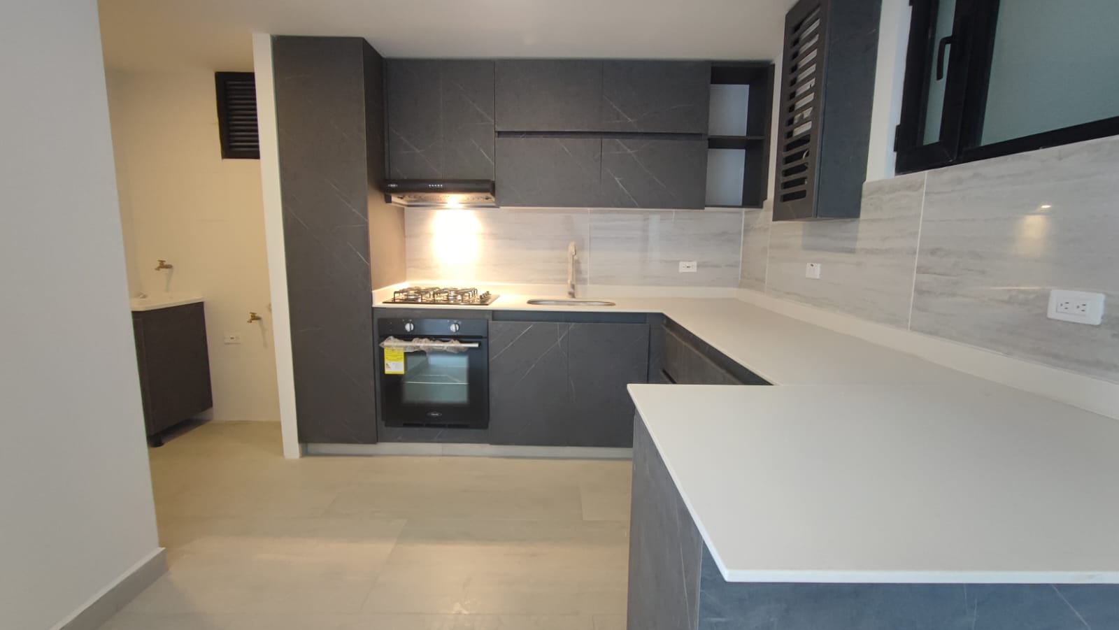 Apartamento en venta en Chipre, Manizales · foto 3 de 24