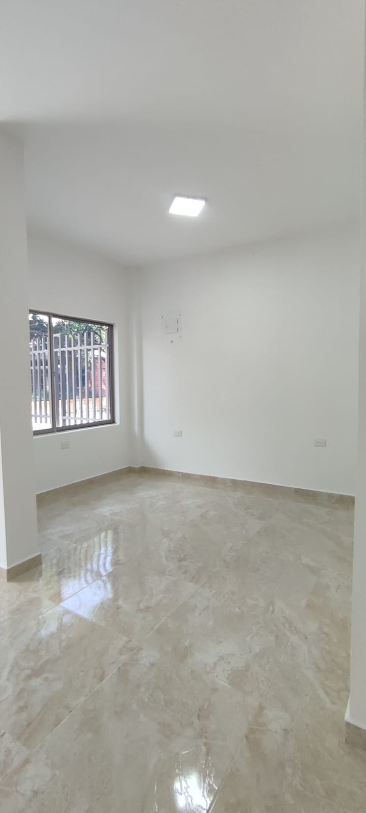 Casa en venta en Lagos Del Caujaral, Atlántico · foto 3 de 13