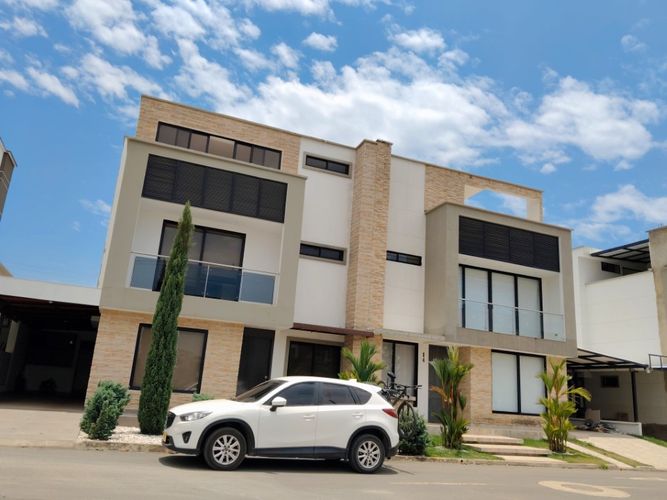 Casa de 3 alcobas en venta en Las Mercedes, Jamundí, 213 m² · foto 12 de 24
