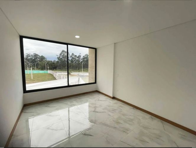 Casa de 4 alcobas en venta en El Porvenir, Rionegro, 220 m² · foto 6 de 15