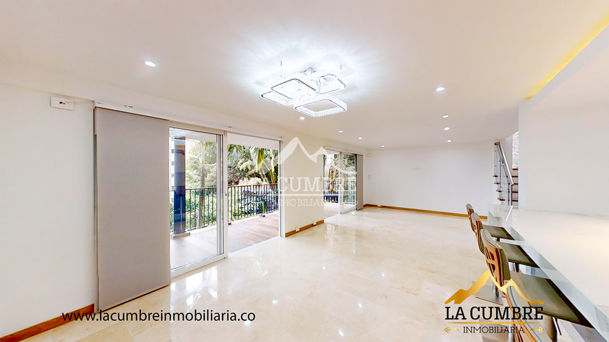 Casa de 4 alcobas en arriendo en San Lucas, Medellín, 260 m² · foto 3 de 21
