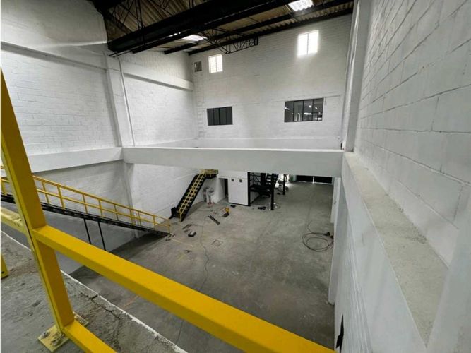 Bodega en arriendo en Centro, La Estrella, 700 m² · foto 3 de 14