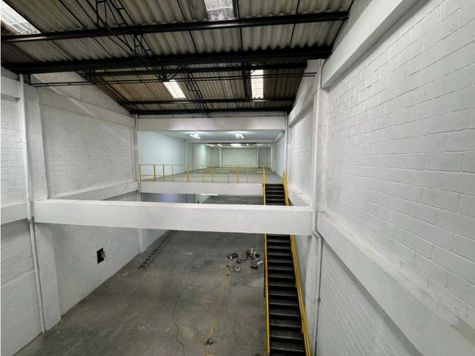 Bodega en arriendo en Centro, La Estrella, 700 m² · foto 4 de 14
