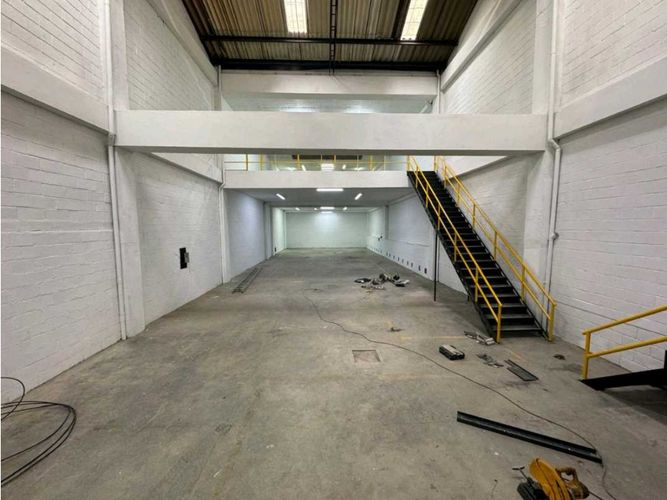 Bodega en arriendo en Centro, La Estrella, 700 m² · foto 5 de 14
