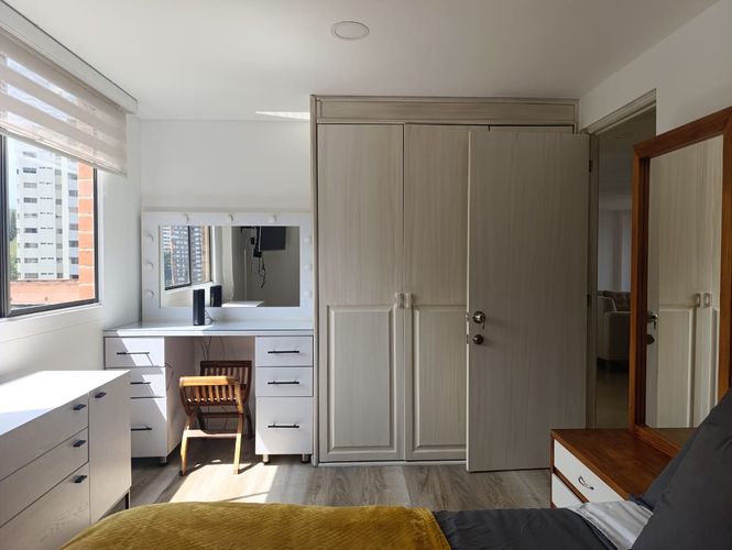 Apartamento de 3 alcobas en arriendo en El Poblado, Medellín, 130 m² · foto 8 de 19