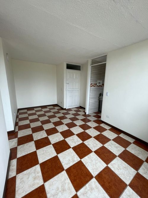Apartamento de 2 alcobas en venta en La Capilla, Soacha, 39 m² · foto 2 de 9