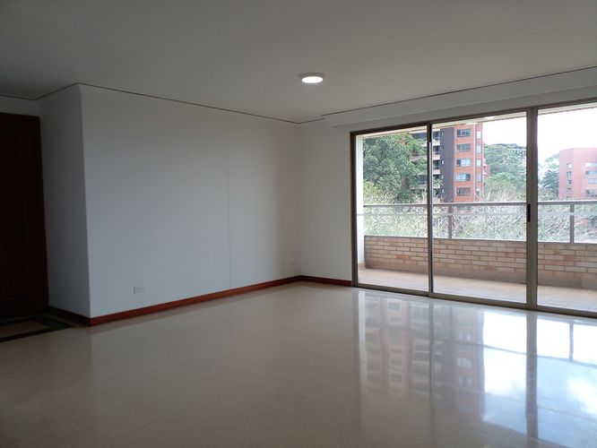 Apartamento de 3 alcobas en arriendo en El Poblado, Medellín, 168 m² · foto 2 de 20