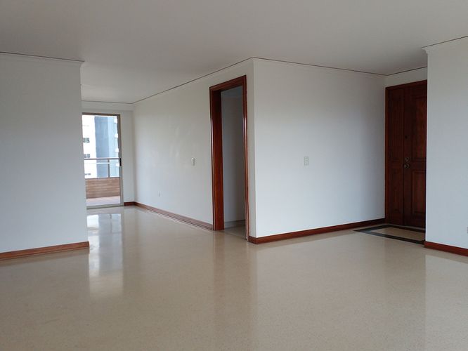 Apartamento de 3 alcobas en arriendo en El Poblado, Medellín, 168 m² · foto 5 de 20