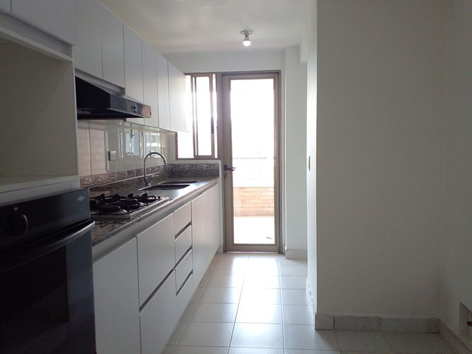 Apartamento de 3 alcobas en arriendo en El Poblado, Medellín, 168 m² · foto 14 de 20