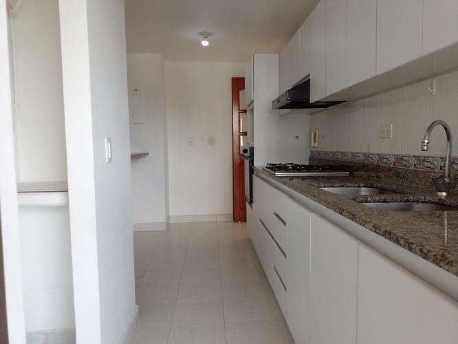 Apartamento de 3 alcobas en arriendo en El Poblado, Medellín, 168 m² · foto 15 de 20